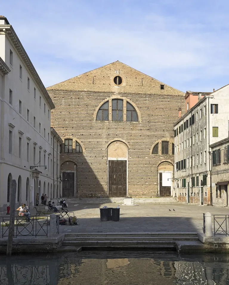 Façade de l’église San Lorenzo in Castello, qui abrite Ocean Space, à Venise