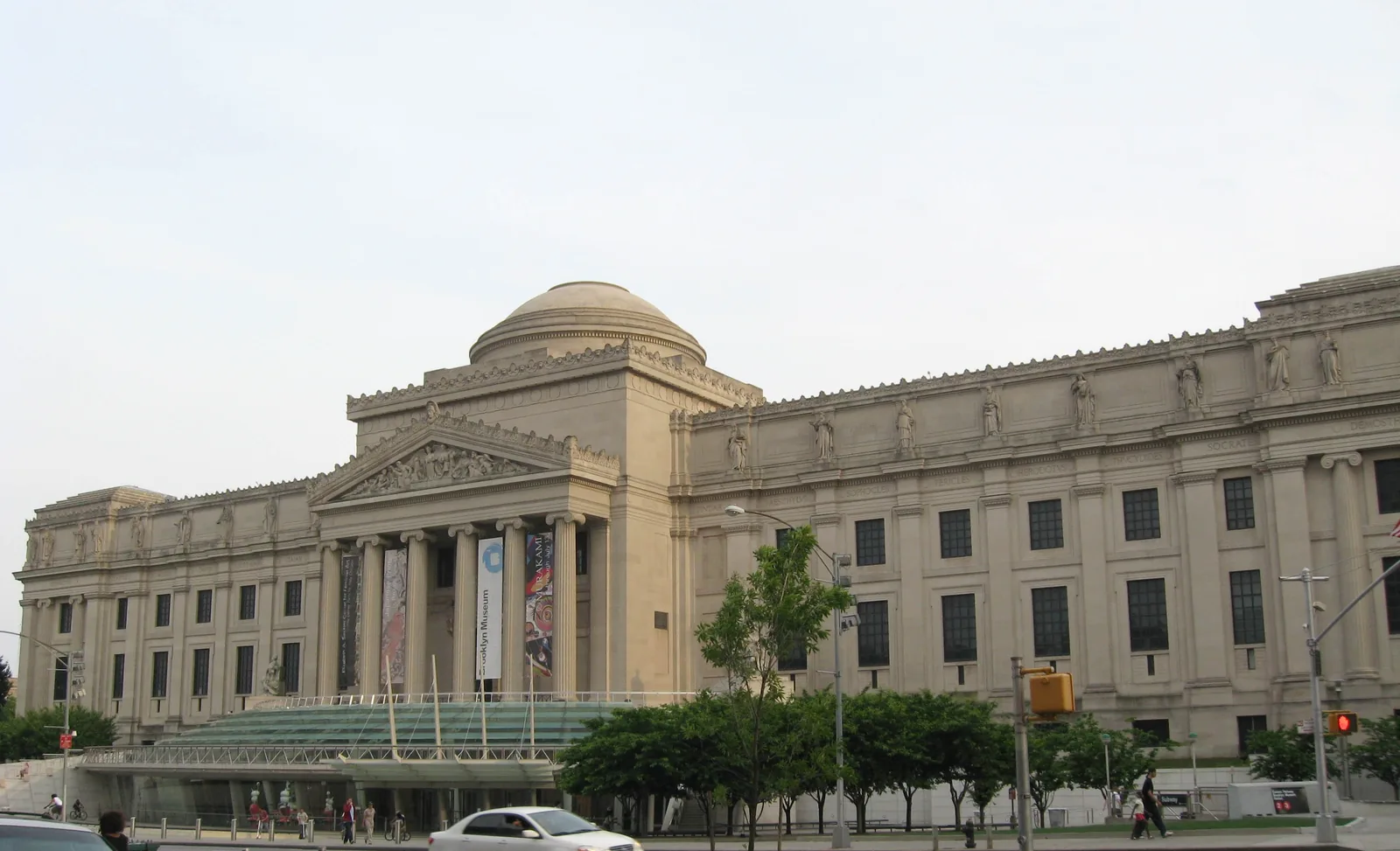 The Beaux-Arts facade of the Brooklyn Museum at 200 Eastern Parkway