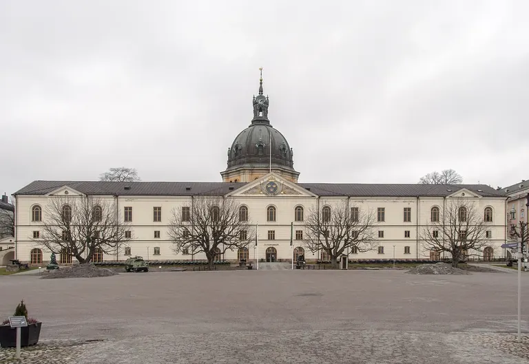 Vue extérieure du bâtiment de l’Armémuseum, sur Riddargatan, à Stockholm
