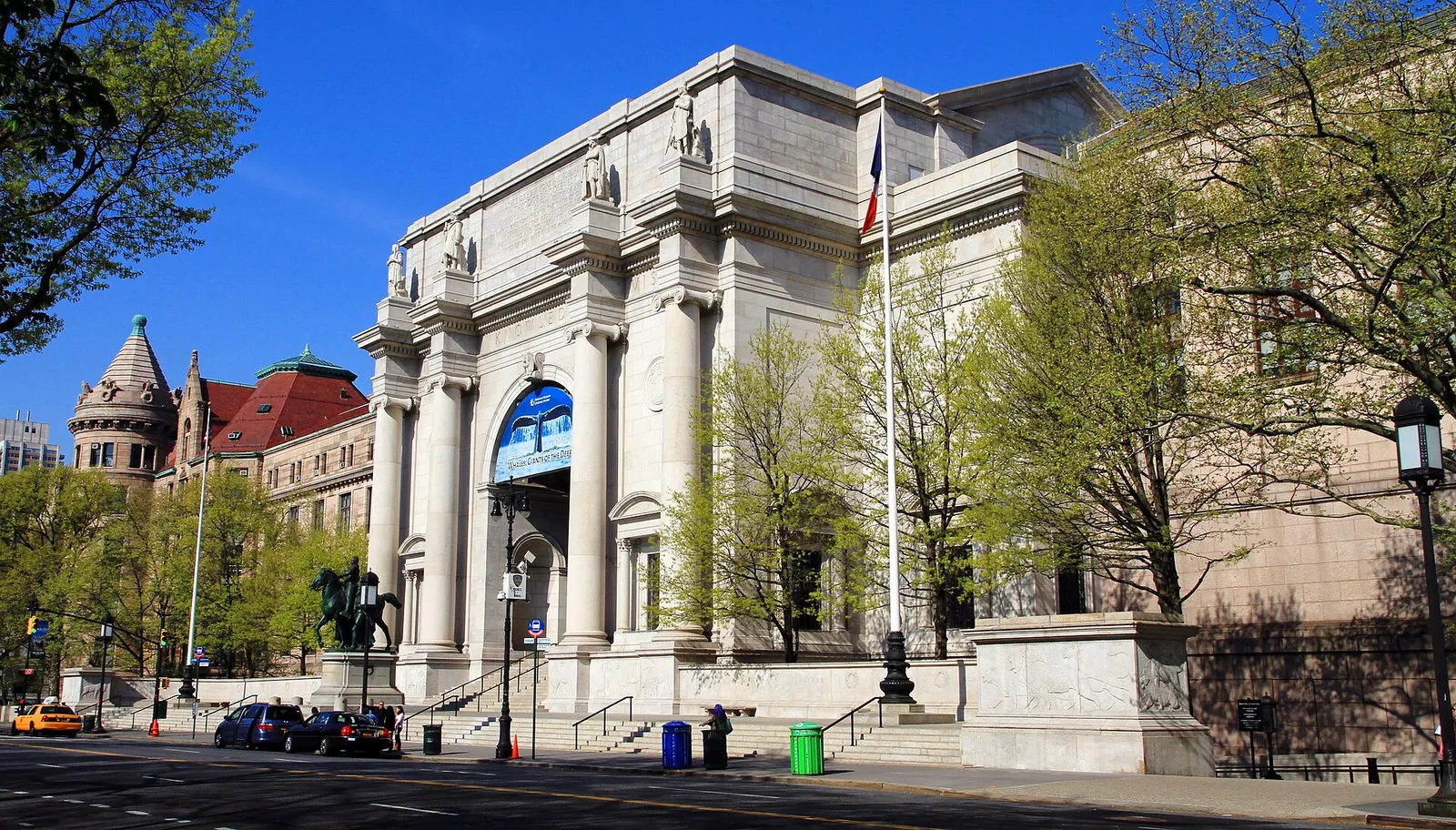 The classical Central Park West facade and entrance of the American Museum of Natural History