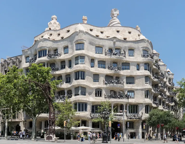 The undulating stone façade of Casa Milà (La Pedrera) on Passeig de Gràcia, Barcelona