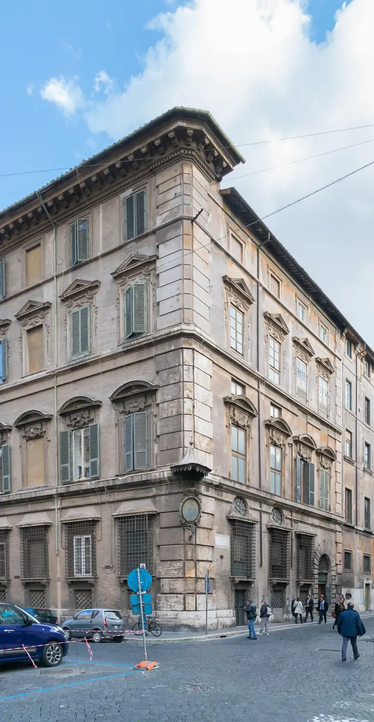 Façade du Palazzo Doria Pamphilj, sur la Via del Corso, à Rome