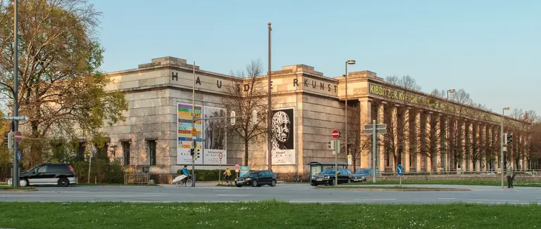 Extérieur du Haus der Kunst, bâtiment d’exposition néoclassique à Munich
