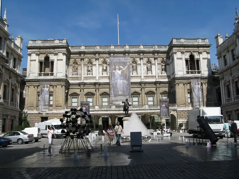 Burlington House, siège de la Royal Academy of Arts sur Piccadilly
