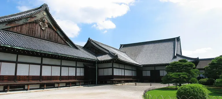 Vue panoramique des bâtiments du palais Ninomaru-goten, au château de Nijo, Kyoto