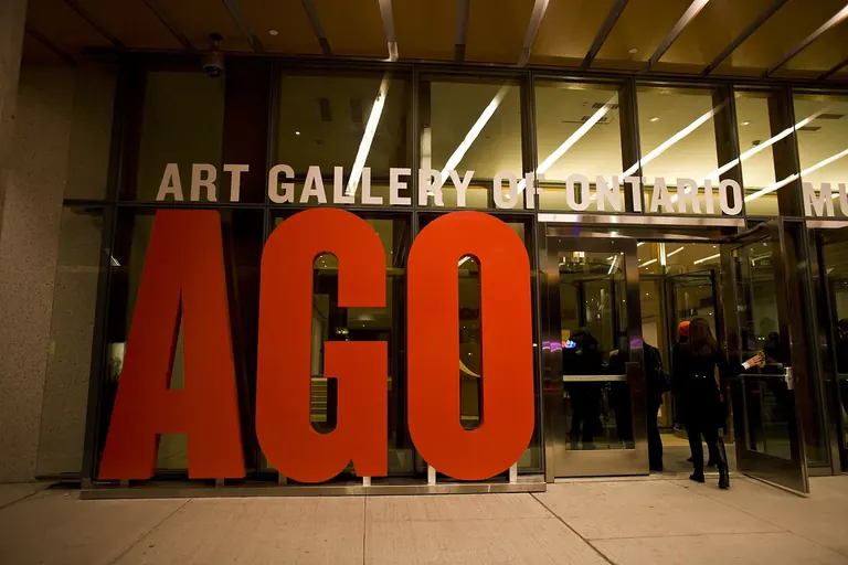 Entrée de l’Art Gallery of Ontario sur Dundas Street West, à Toronto