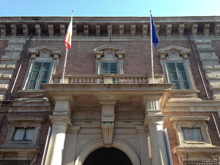 Entrée de la cour principale du Palazzo Brera, qui abrite la Pinacoteca di Brera, à Milan