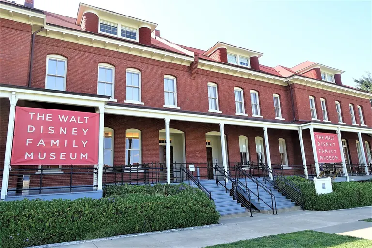 Extérieur du Walt Disney Family Museum, sur le Main Post du Presidio, à San Francisco
