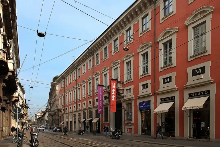 Façade du palazzo qui abrite le Museo Poldi Pezzoli, Via Manzoni, Milan
