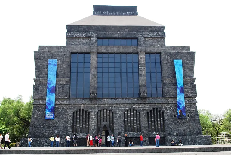La façade en pierre volcanique du Museo Anahuacalli, à Coyoacán, Mexico