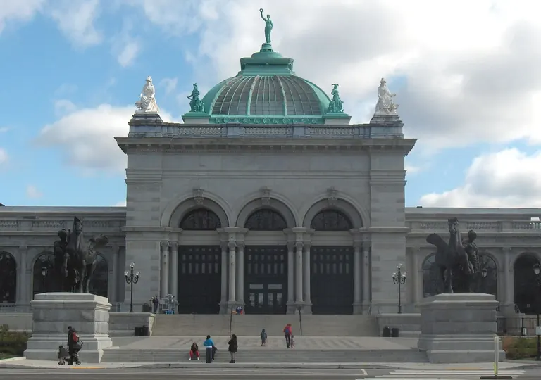Memorial Hall, dans West Fairmount Park : édifice Beaux-Arts de 1876 construit pour l’Exposition du centenaire, qui abrite le Please Touch Museum
