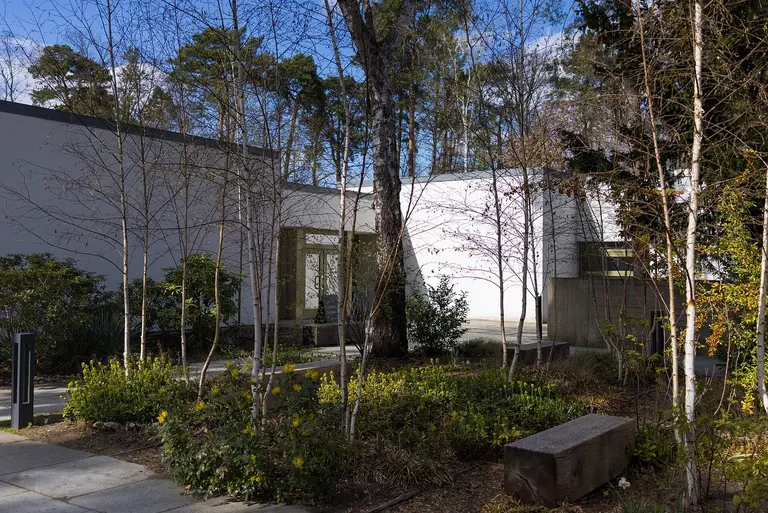 Entrance of the Brücke-Museum, Werner Düttmann's 1967 pavilion on Bussardsteig in Berlin-Dahlem