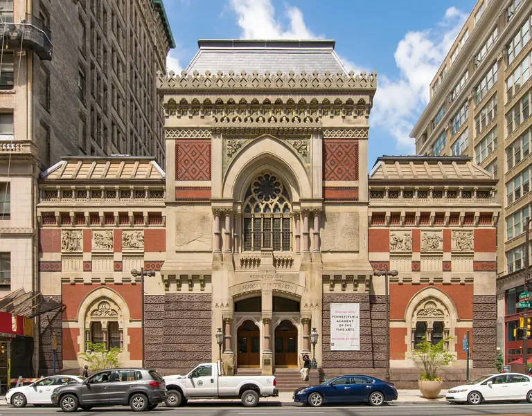 Le Historic Landmark Building de la Pennsylvania Academy of the Fine Arts, conçu par Frank Furness, sur North Broad Street, à Philadelphie