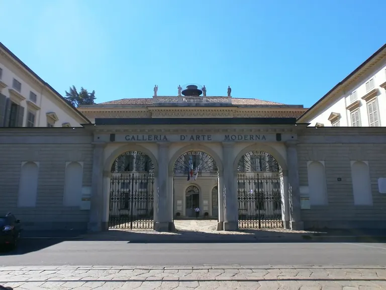 Façade néoclassique de la Villa Reale, qui abrite la Galleria d'Arte Moderna de Milan