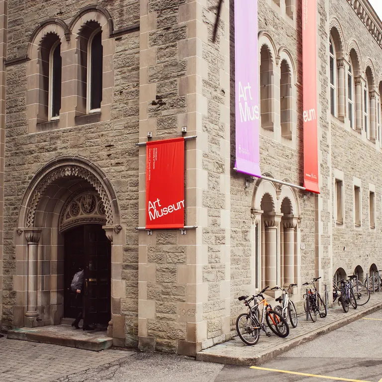 Vue extérieure de l’Art Centre de l’Université de Toronto, Art Museum de l’Université de Toronto