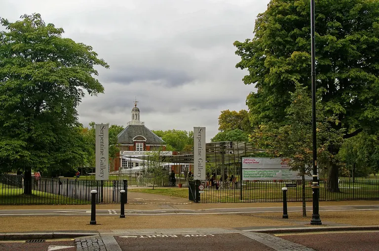 La Serpentine Gallery, dans Kensington Gardens