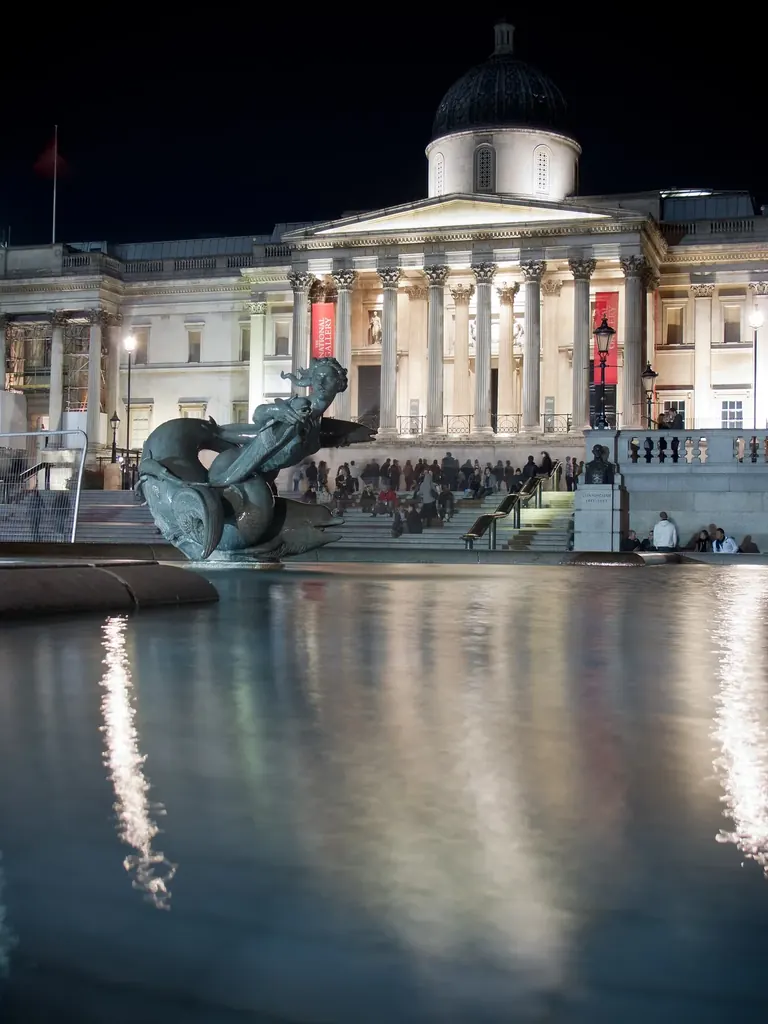 La National Gallery, qui surplombe Trafalgar Square