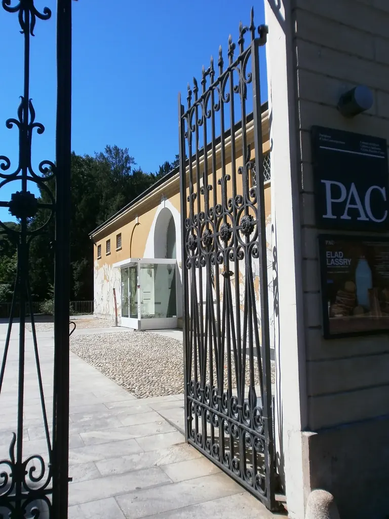 Extérieur du PAC Padiglione d'Arte Contemporanea, Via Palestro, à Milan