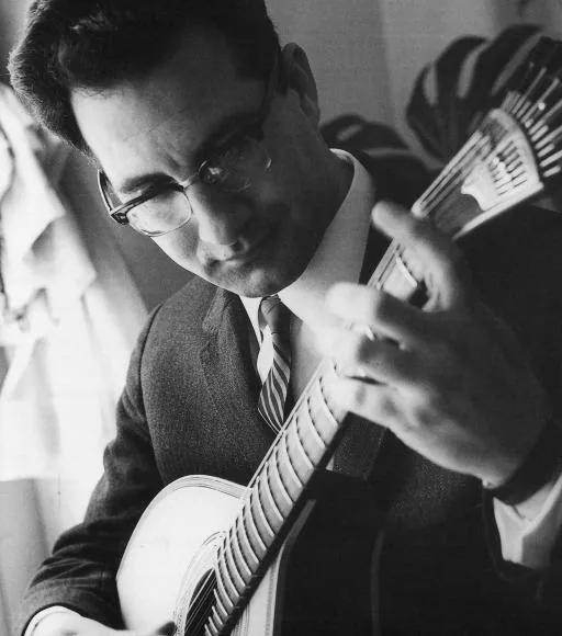 Carlos Paredes at RCA studios, c. 1971