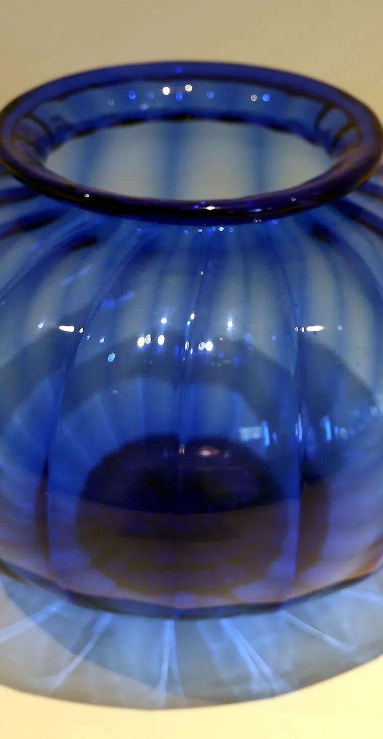 Napoleone Martinuzzi for Venini, ribbed blue glass vase, 1925-26