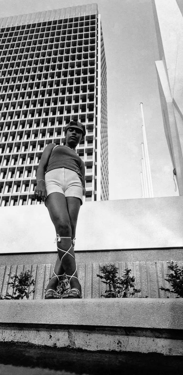 Paul Kodjo photograph from Abidjan in the 1970s, featured in Photoromance