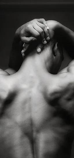 Robert Mapplethorpe. Le forme della bellezza exhibition banner at Museo dell'Ara Pacis
