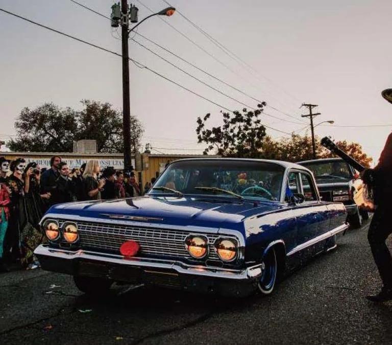 A customised lowrider car on display in Corazón y vida: Lowriding Culture