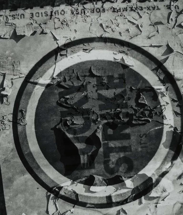 Kawada Kikuji, LUCKY STRIKE (Rakkīsutoraiku), from the series Chizu (The Map), 1959–65, gelatin silver print