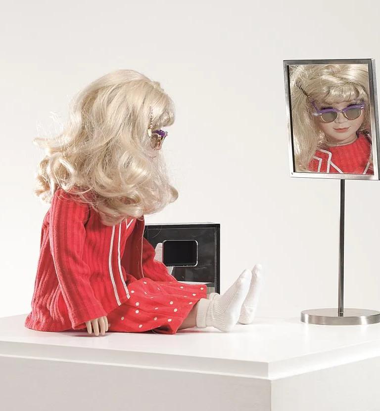 Lynn Hershman Leeson: First Person Plural, at SeMA Seosomun