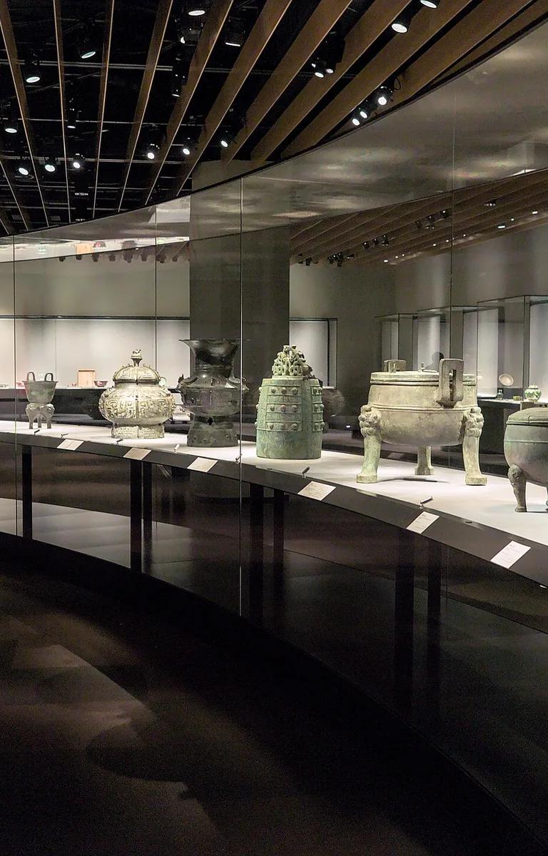 Chinese arts gallery inside the Toyokan (Asian Gallery) of the Tokyo National Museum