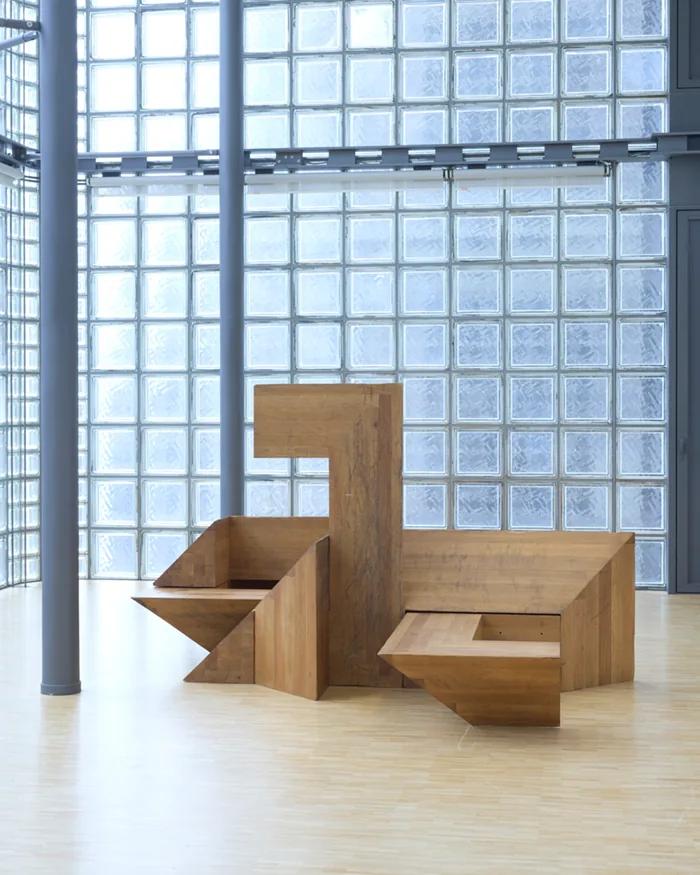 Raphaël Zarka, Paving Space Regular Score W8M1, 2016, installation view