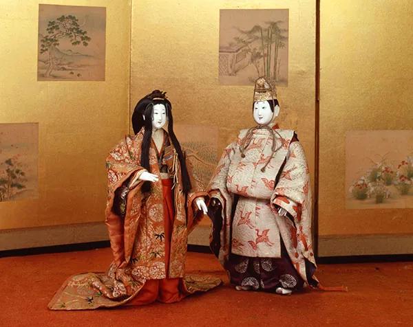 Standing Yusoku-bina hina dolls with kariginu hunting robe, Kyoto National Museum