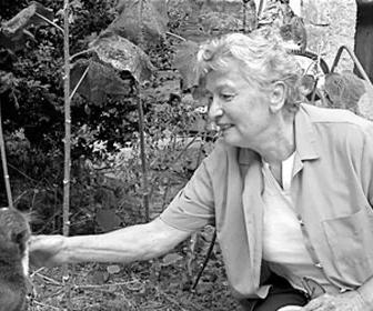 Portrait of composer Éliane Radigue