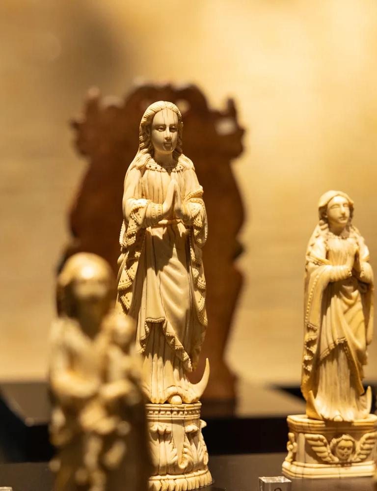Indo-Portuguese ivory carvings from Goa at the Museu do Oriente
