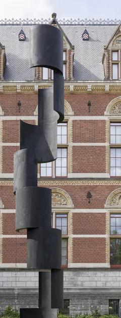 Carel Visser sculpture in the Rijksmuseum Gardens