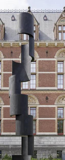 Carel Visser sculpture in the Rijksmuseum Gardens