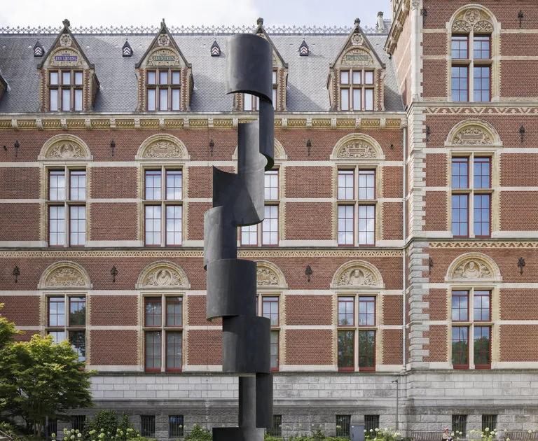Carel Visser sculpture in the Rijksmuseum Gardens