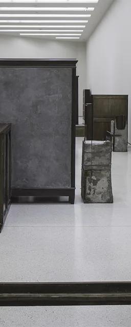 Doris Salcedo exhibition image