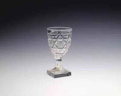Edo-kiriko and satsuma-kiriko cut glassware on display