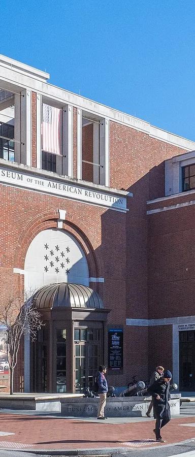 Red-brick exterior of the Museum of the American Revolution at Third and Chestnut Streets, Philadelphia