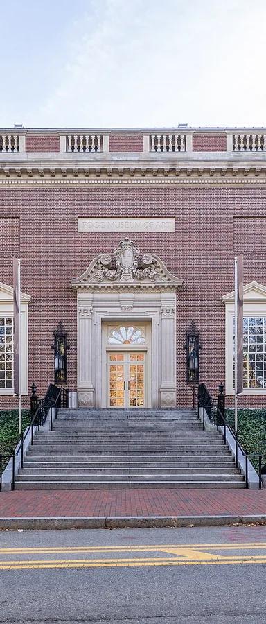 Exterior of the Harvard Art Museums at 32 Quincy Street, Cambridge, showing the 1927 neo-Georgian Fogg Museum facade