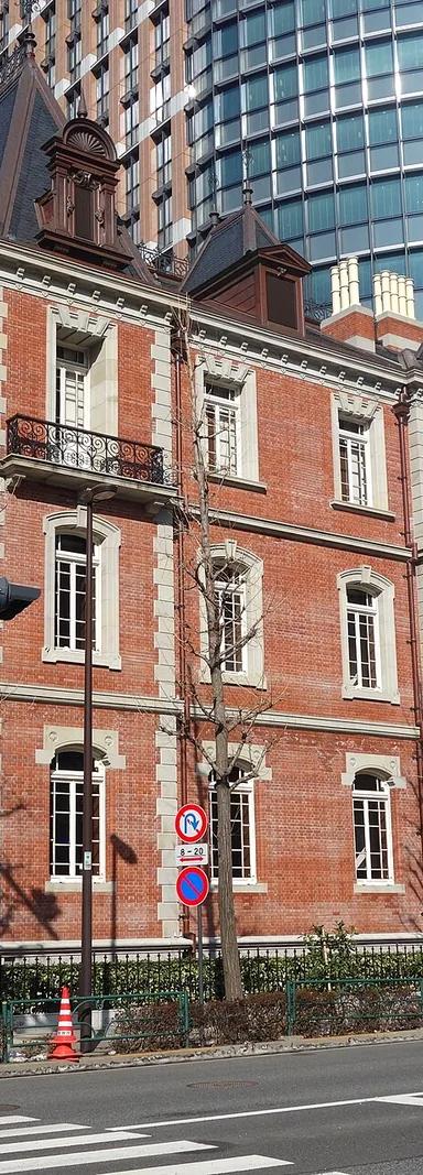 Red-brick exterior of the Mitsubishi Ichigokan Museum in Marunouchi, Tokyo