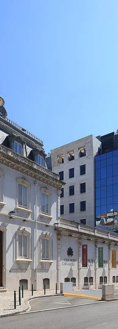 Exterior of the Casa-Museu Medeiros e Almeida mansion on Rua Rosa Araújo, Lisbon