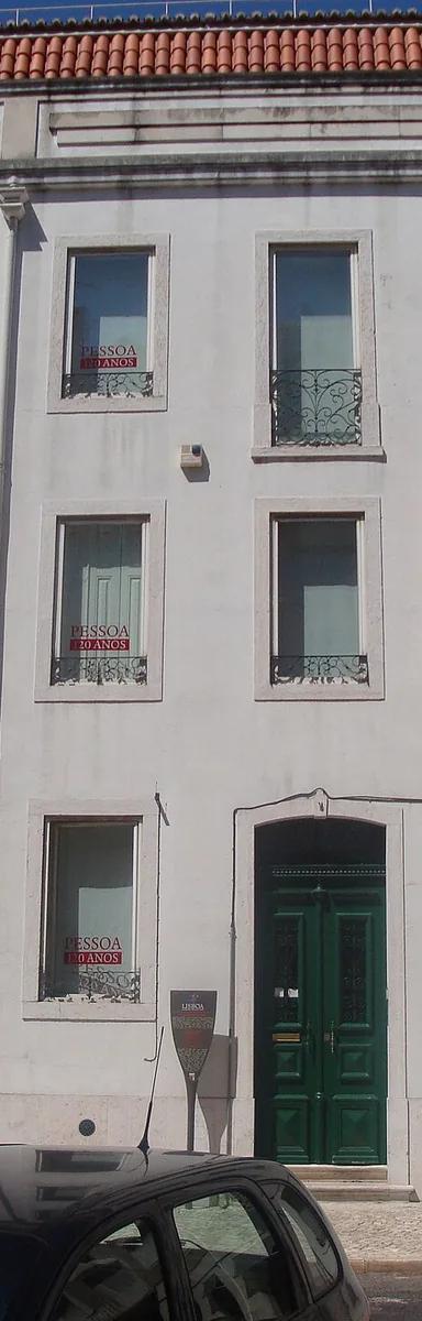 Exterior of the building on Rua Coelho da Rocha in Campo de Ourique, Lisbon, where Fernando Pessoa lived